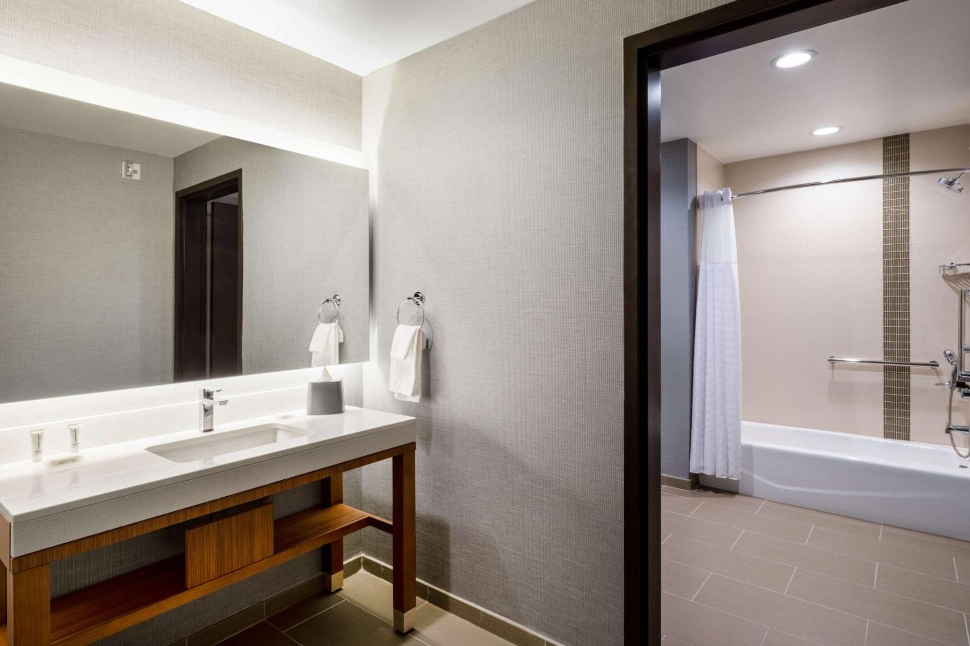 Hyatt Place Fort Worth-Alliance Town Center Экстерьер фото